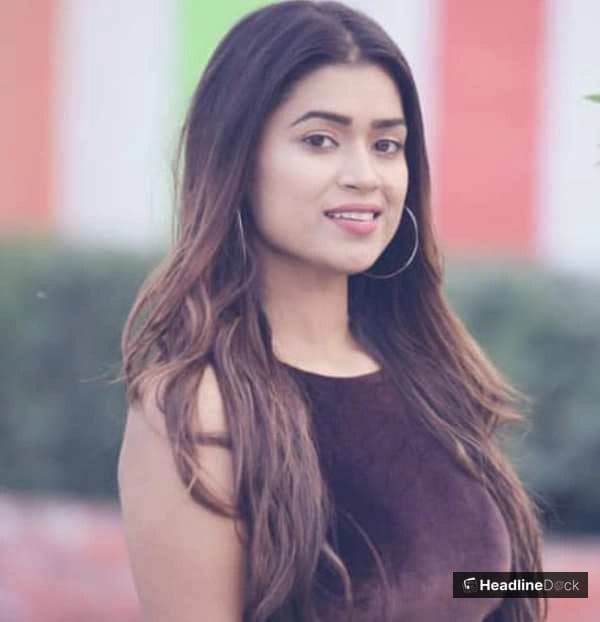 Pawan Singh's Holi Song Wins Hearts with Colorful Dimpal Singh's Performance