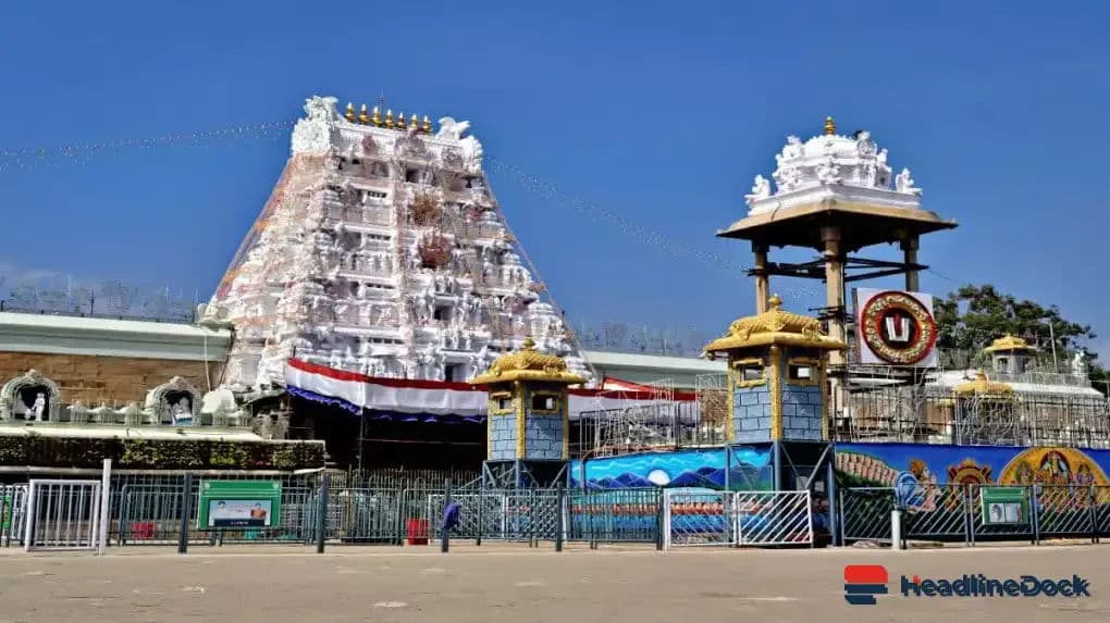 Heavy Pilgrim Rush Continues at Tirumala During Weekend Holidays