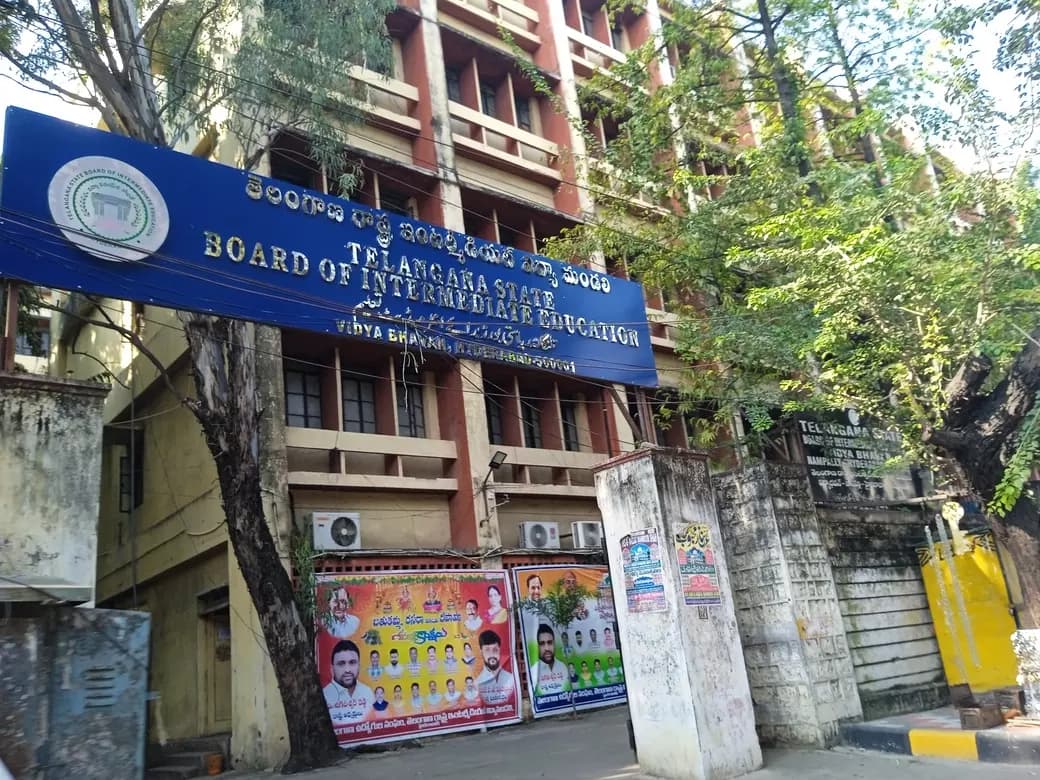 BIE Affiliation Lapse Worries Junior College Applicants
