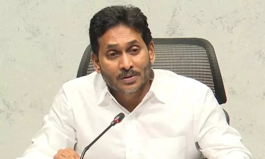 Jagan Demands Reduction in Aqua Feed Prices to Support Farmers