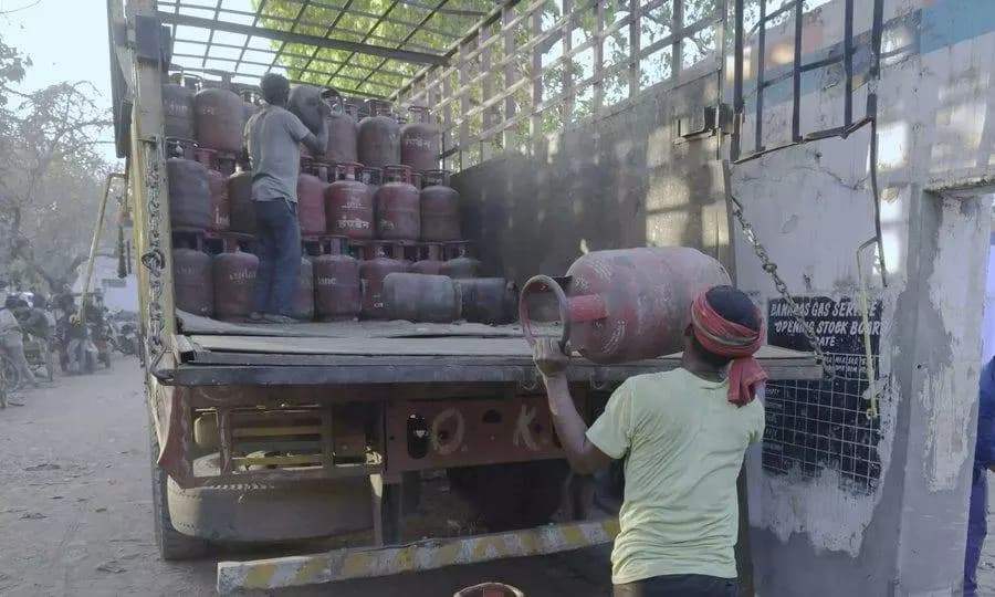 Commercial LPG Rates Hike in Delhi Affects Hotels and Restaurants