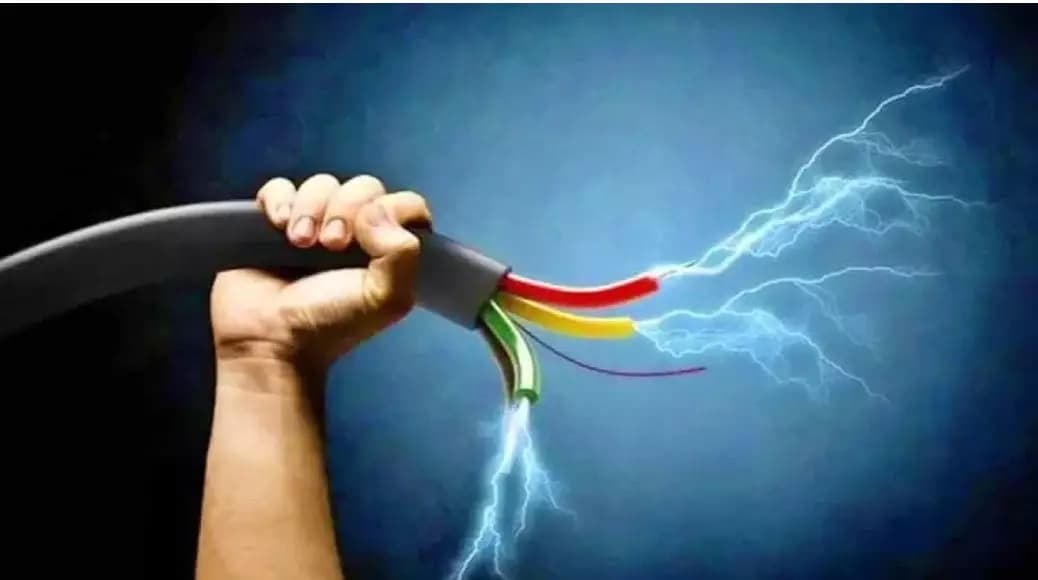 Worker Dies in Fatal Electrocution Accident While Trimming Trees in Hyderabad