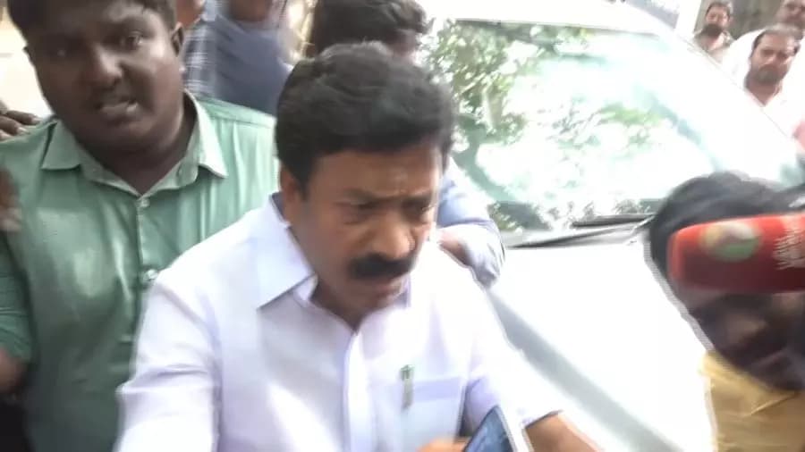 AIADMK Factions Reconciliation: C Ve Shanmugham's Status Uncertain