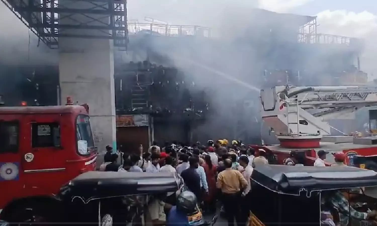 Hyderabad Metro Operations Remain Uninterrupted Amid Ameerpet Fire