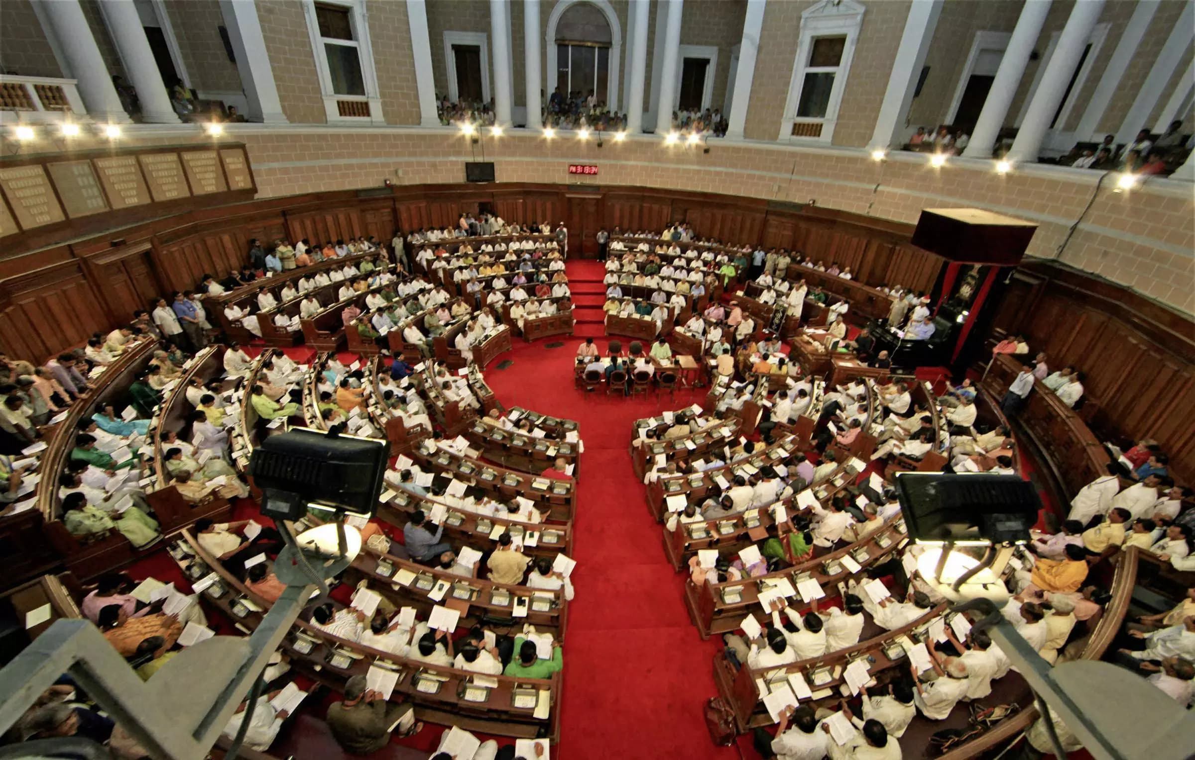 TMC Division Manifests in West Bengal Assembly Amidst Growing Internal Crisis