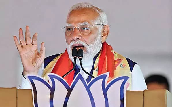 PM Modi Greets Dharmendra Pradhan on Birthday, Praises National Education Policy Implementation