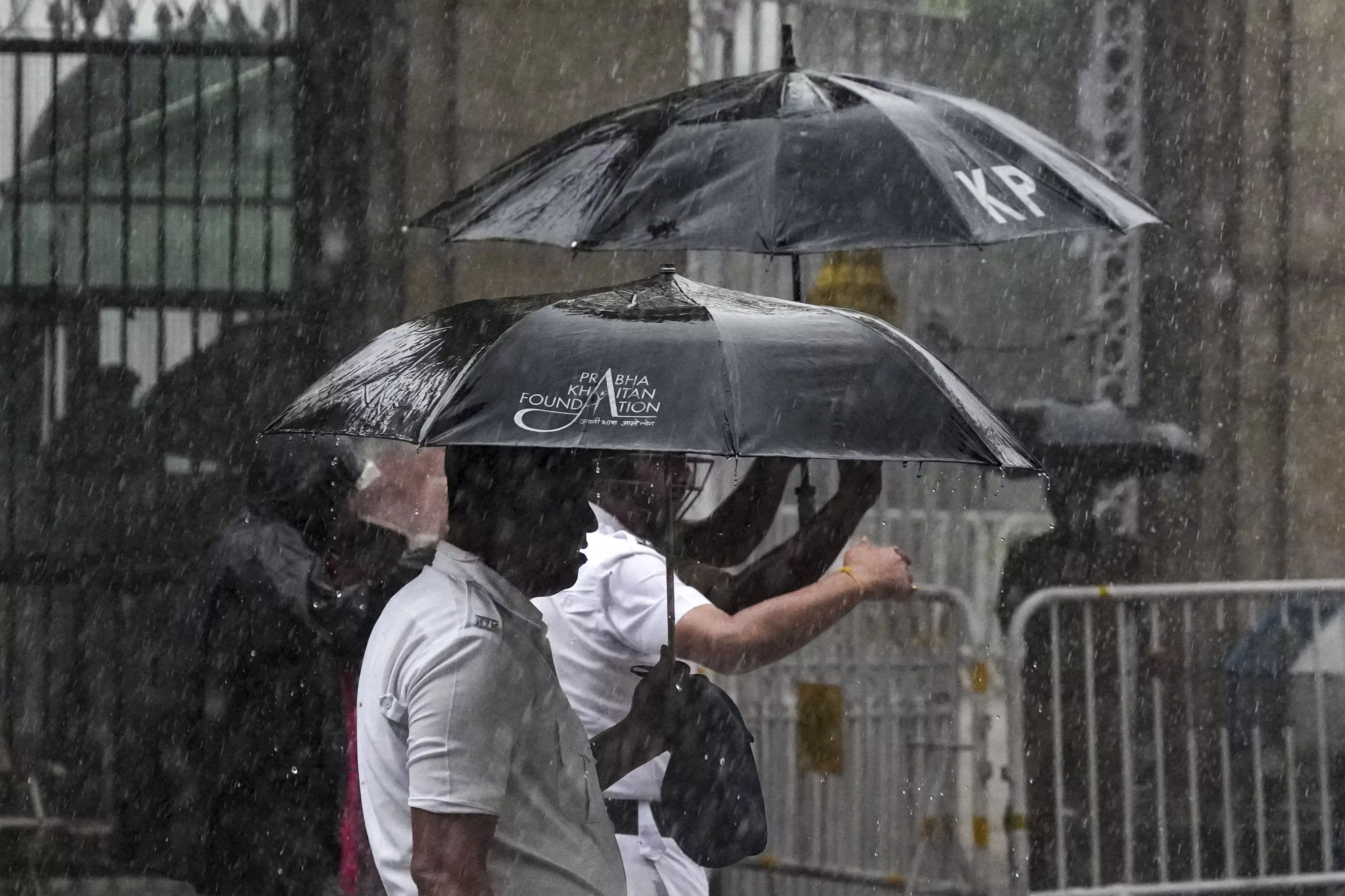 Heavy Rain Likely in 15 Districts of Tamil Nadu This Weekend