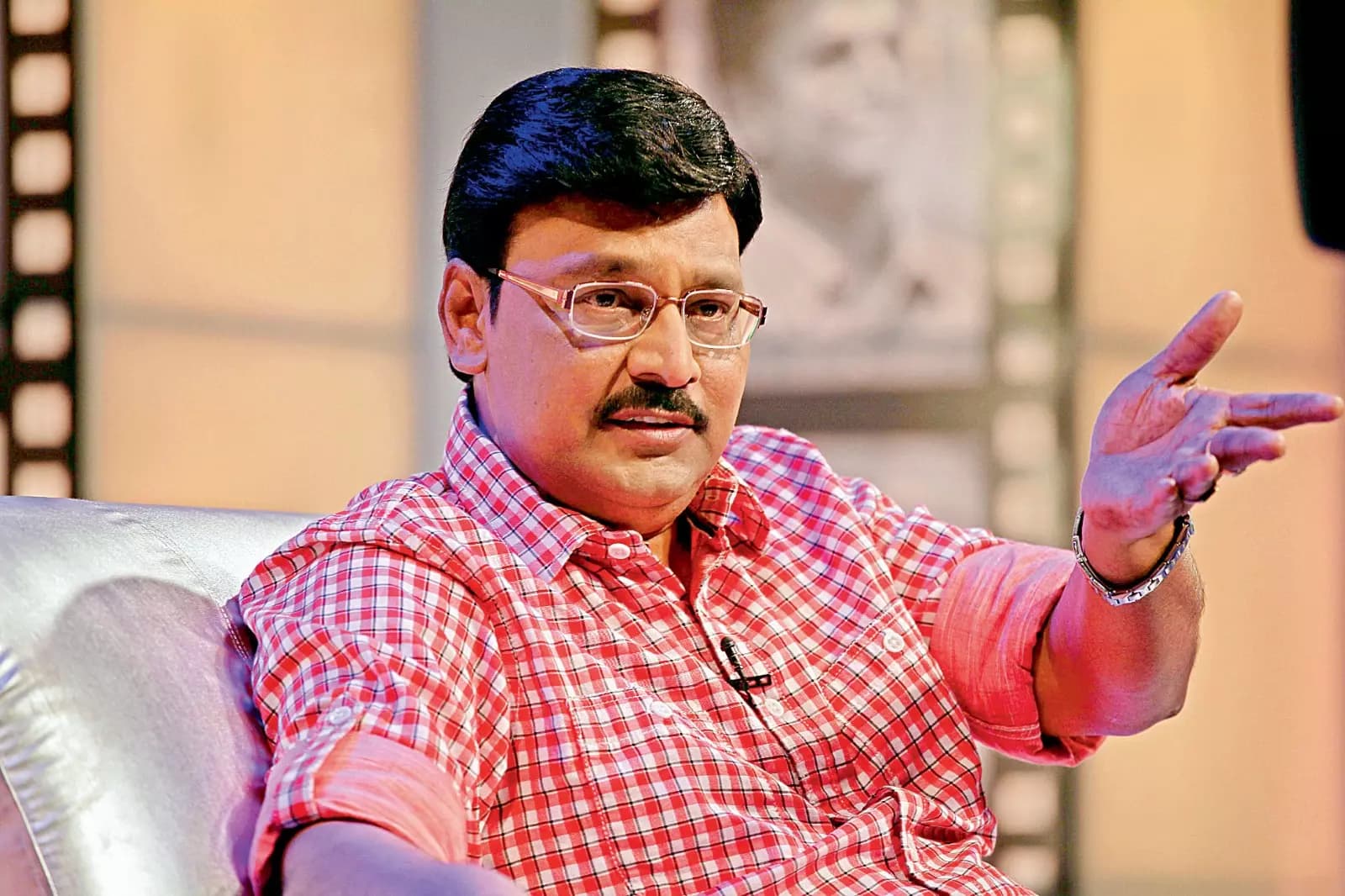 Pinarayi Vijayan Pays Tribute to Veteran Filmmaker K Bhagyaraj Following Death