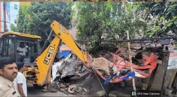 Cyberabad Initiates Extensive Footpath Encroachment Removal Drive to Improve Pedestrian Safety