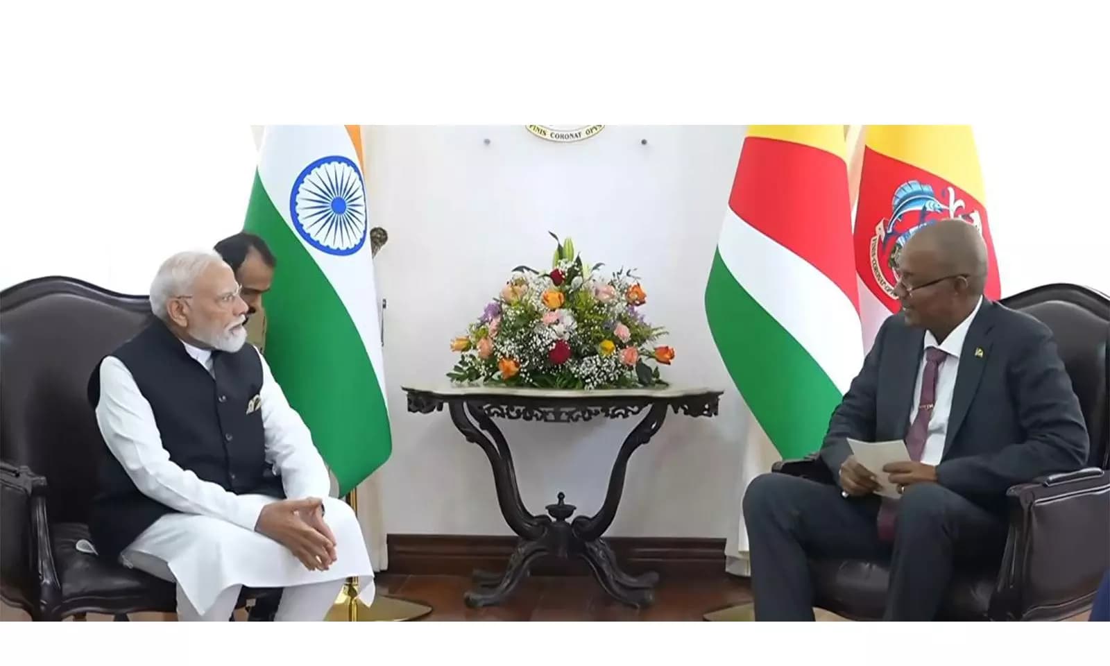 PM Modi Conducts Strategic Talks with Seychelles President Patrick Herminie in Victoria