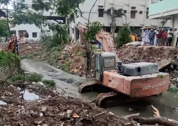 Cyberabad Launches Nala Desilting and Encroachment Removal Drive