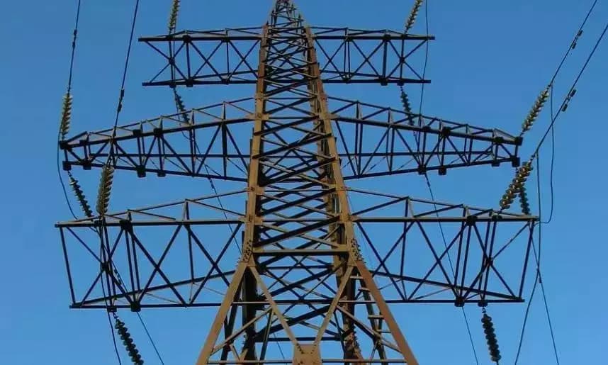 Minor Climbs 100-Foot Mobile Tower in Jharkhand Demanding Boyfriend's Release