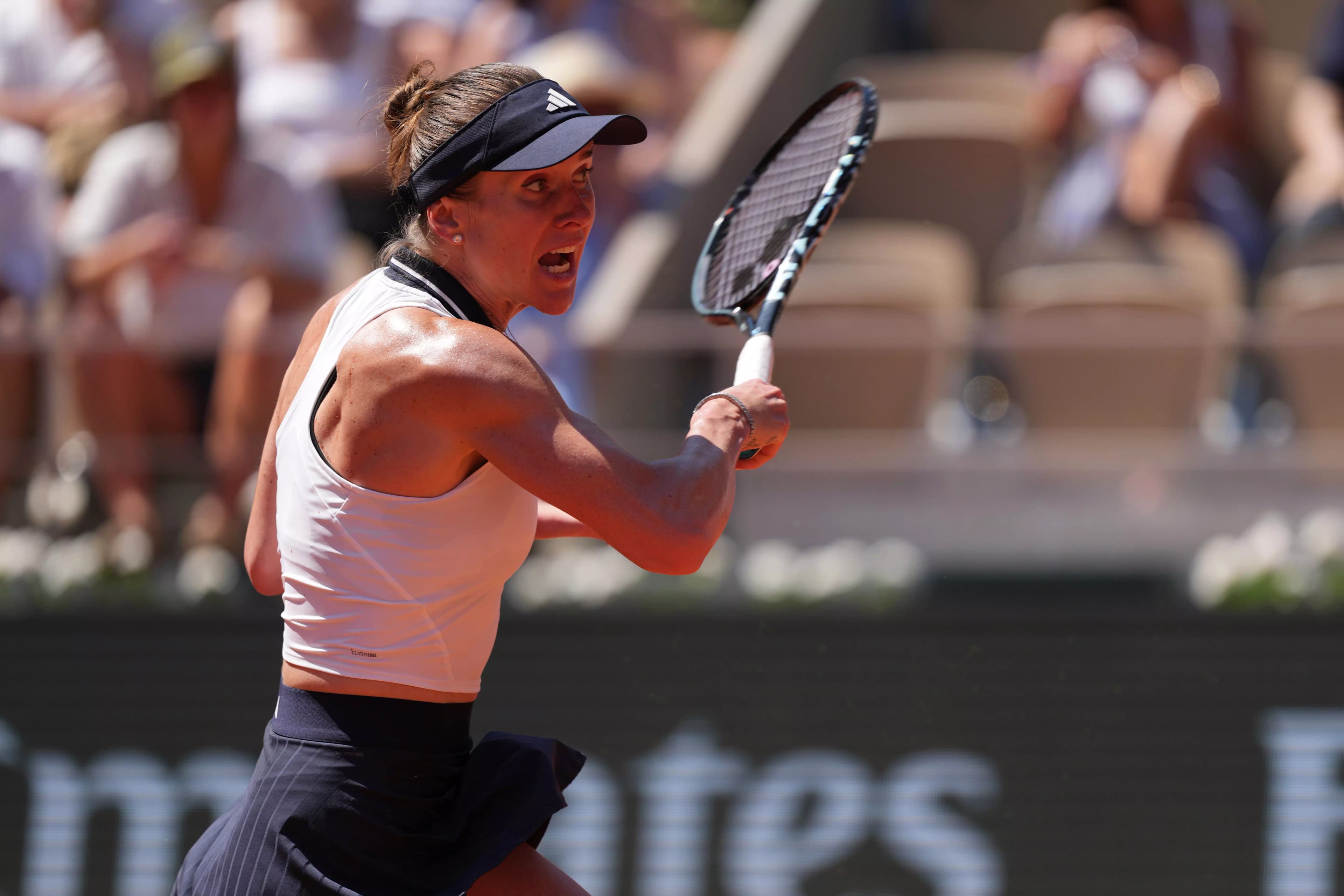Svitolina Advances to French Open Third Round
