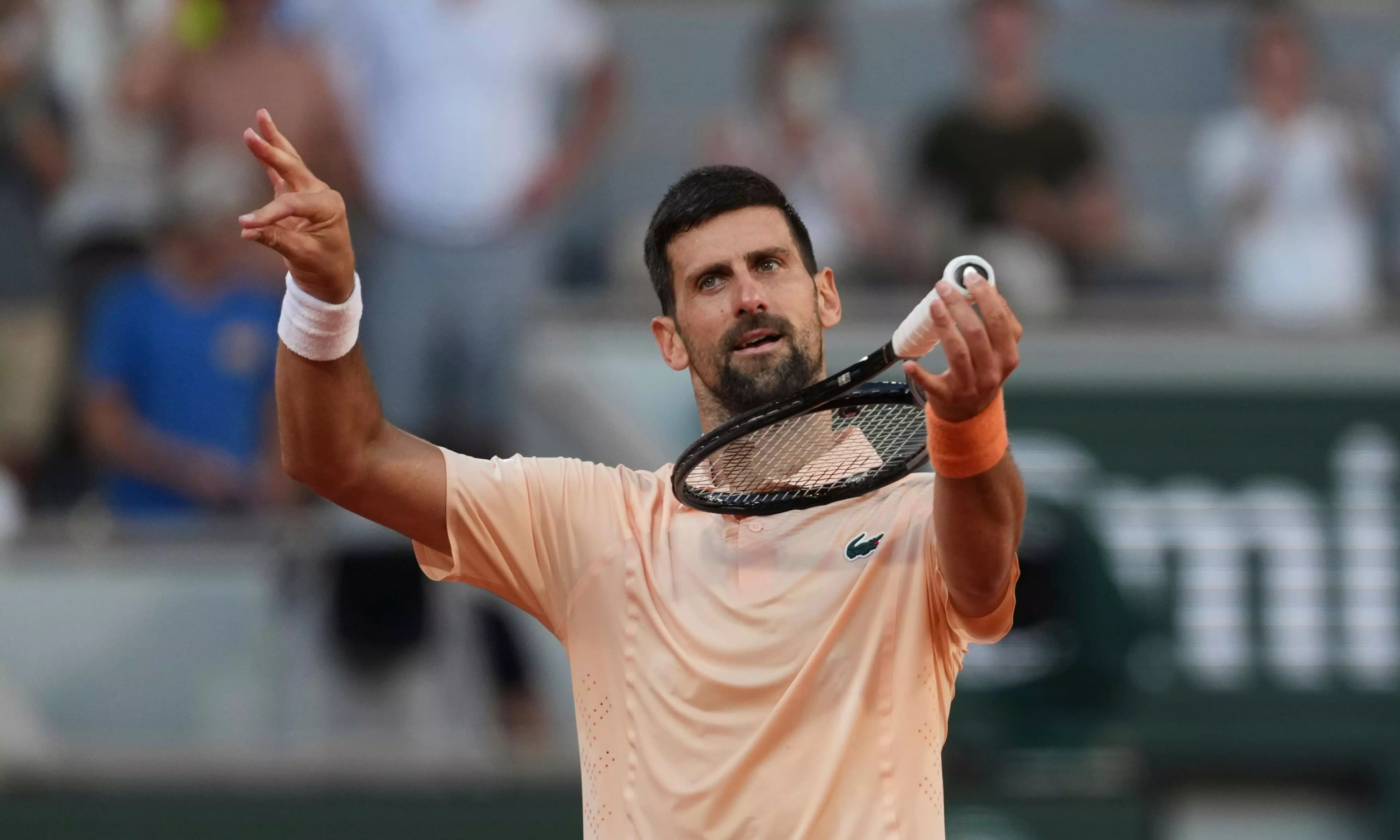 Djokovic Triumphs Over Royer to Secure Place in French Open Third Round