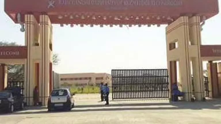 Basar IIIT Initiates Probe into Food Complaint and Issues Caterer Notice