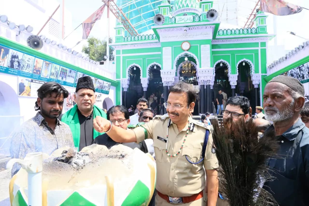 Commissioner V.C. Sajjanar Oversees Security for Muharram Procession at Bibi Ka Alawa