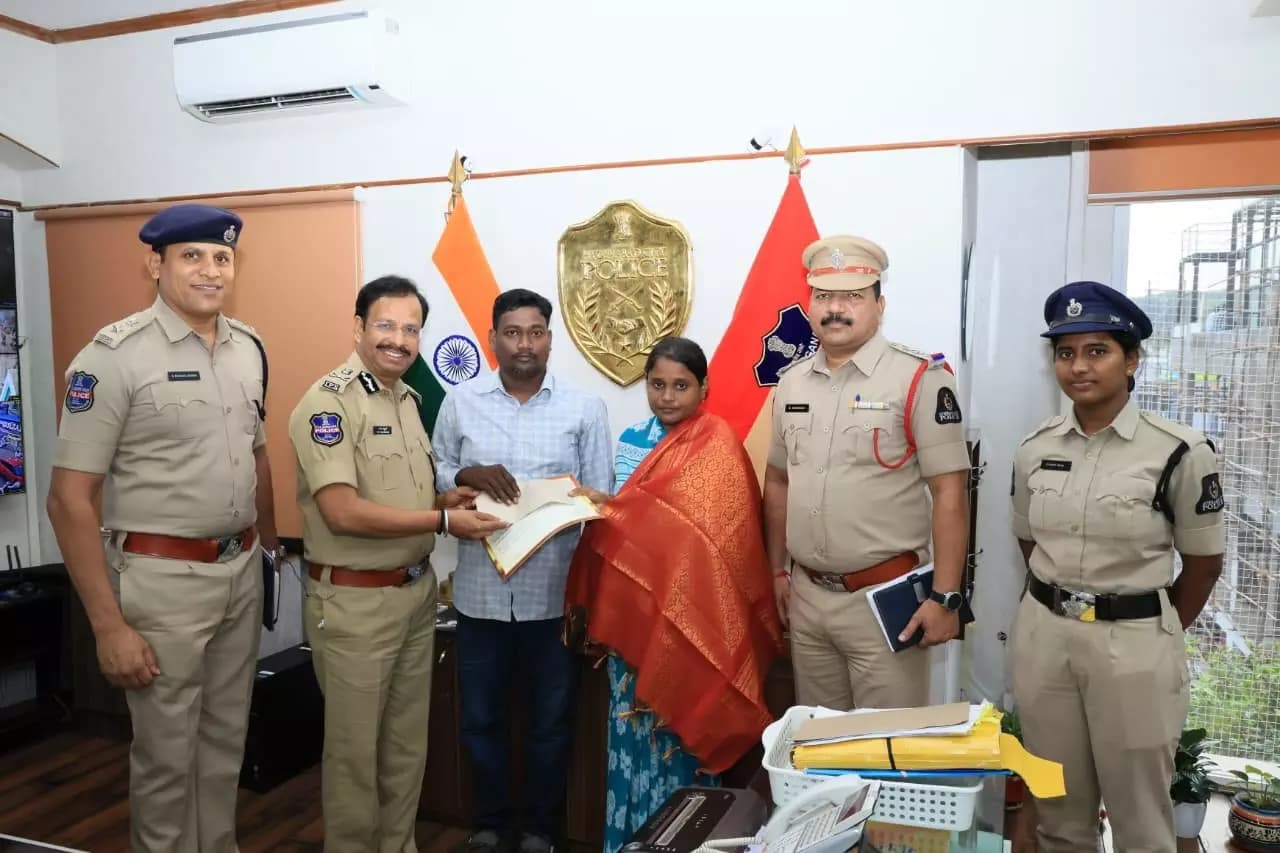 Hyderabad Couple Honored for Heroic Rescue of Young Girl from Assault