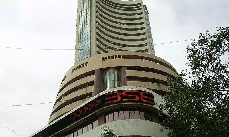 Indian Stock Markets Plunge as Global Fears and Oil Prices Surge