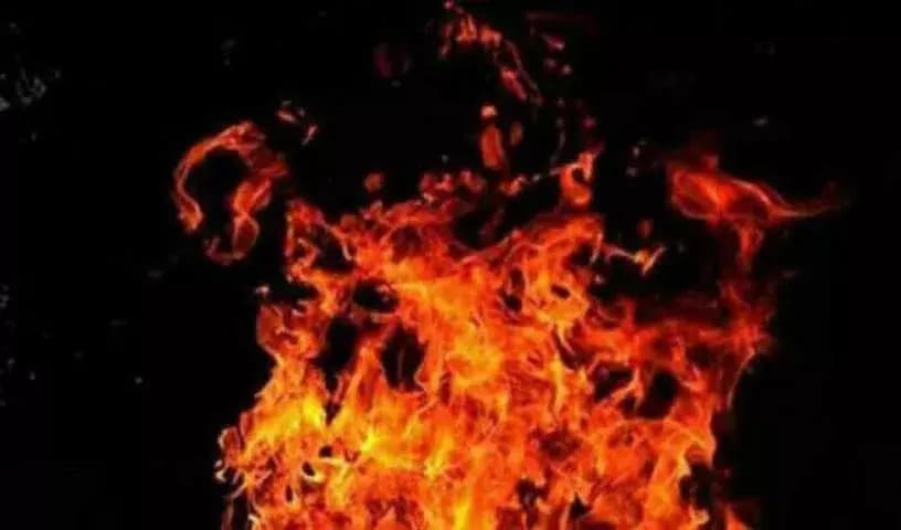 Kalalwada Colony in Nalgonda: Three Family Members Die in LPG-Cylinder Blown Explosion due to Fire