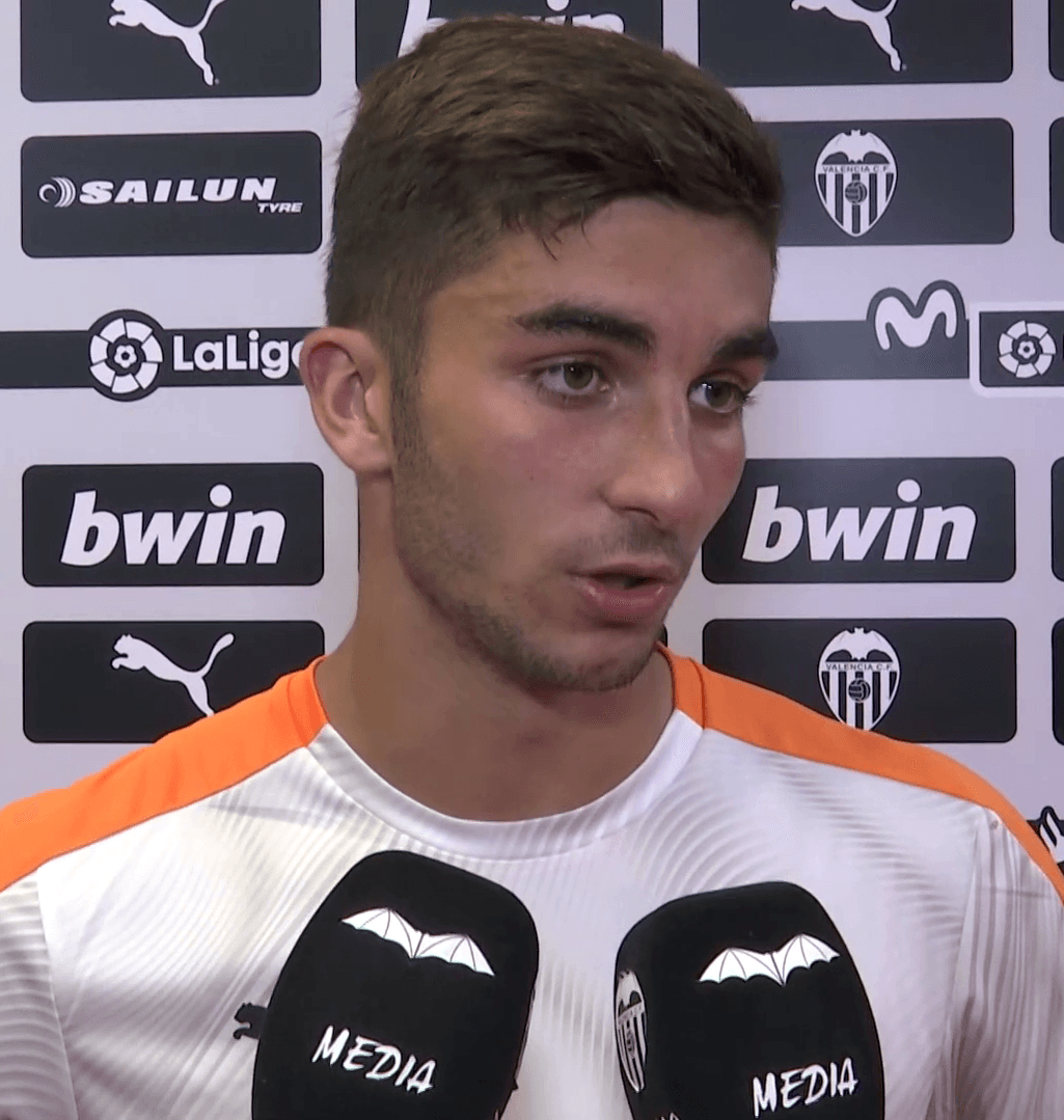 Ferran Torres Transfer Saga: Barcelona and Atlético de Madrid Face Deadline Pressure